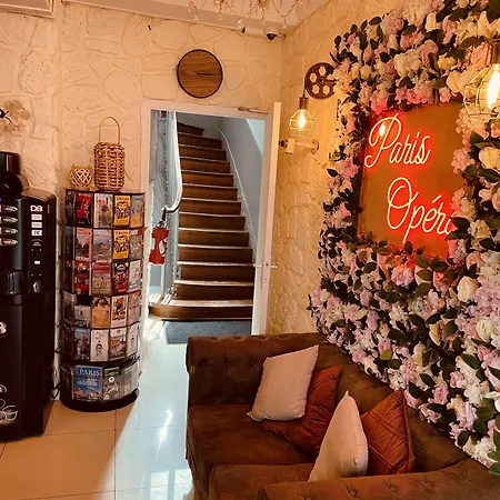 Pavillon Opera Lafayette Paris