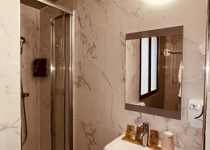 Отель Pavillon Opera Lafayette